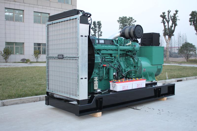 哈爾濱用戶采購的1000KW康明斯柴油發電機組安裝現場！